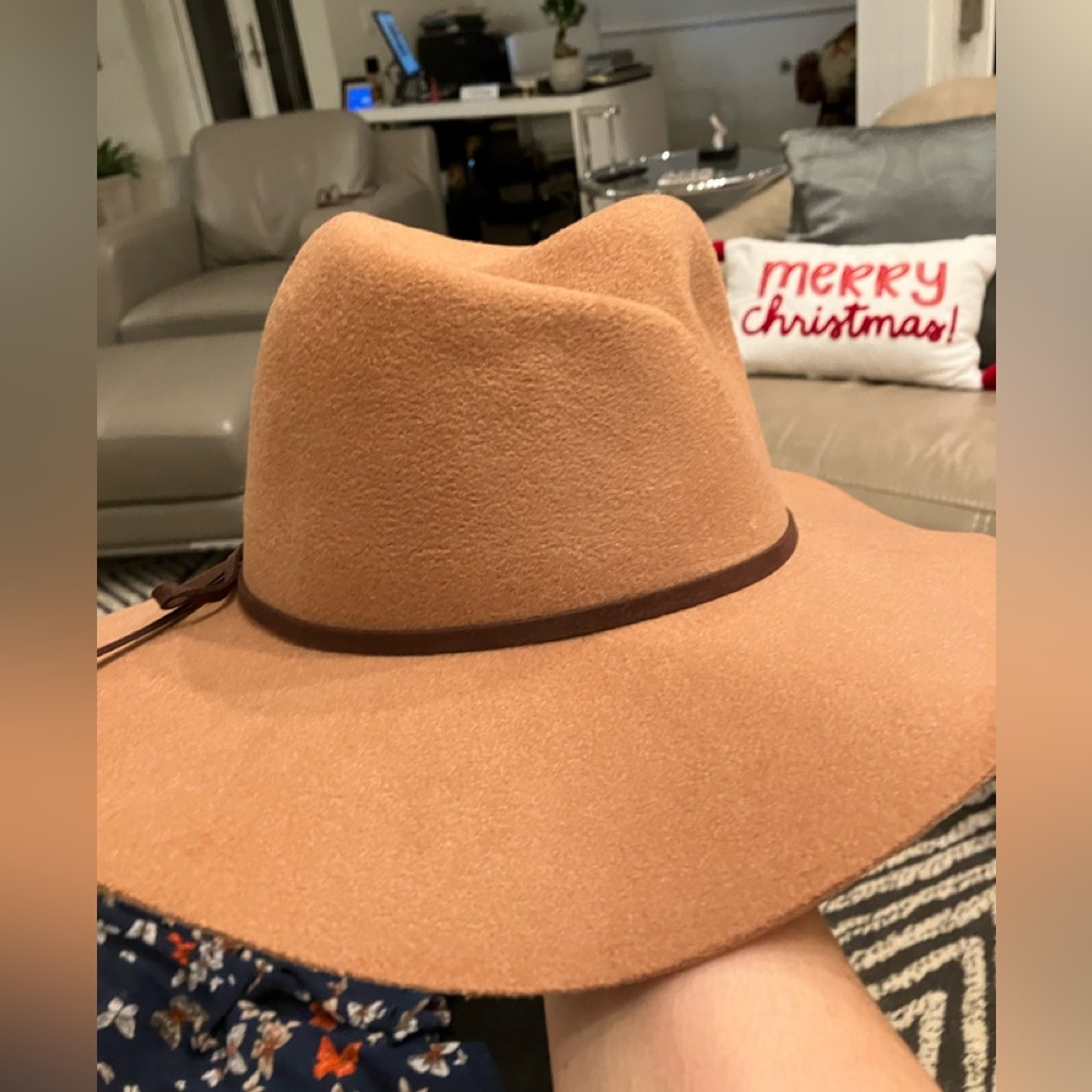 Serra brown hat